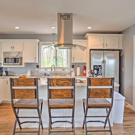 Monticello Home With Multi-Level Deck On 2 Acres! Exterior photo